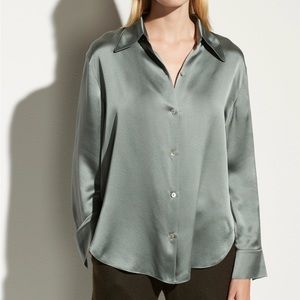 ‼️RARE‼️NWOT 100% silk satin Vince button down shirt blouse
